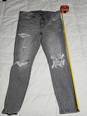 American Eagle Outfitters Gray Ripped Skinny Jeans